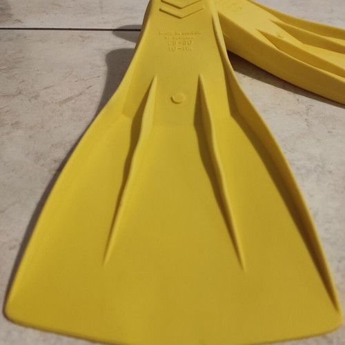 Florida Speedy swim fins size 28-30 yellow like new