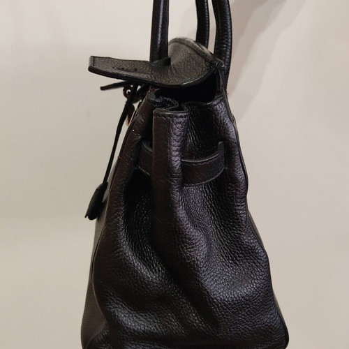 Black leather handbag used, size H25xW35