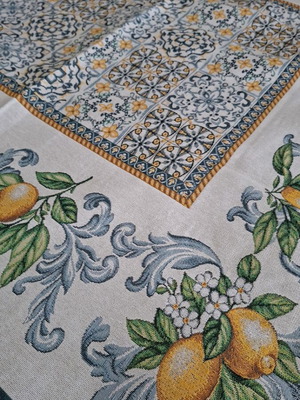 Stofa tablecloth 100×100 new, ideal for kitchen and outdoor use