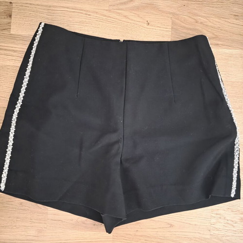 Zara shorts like new, size M, black