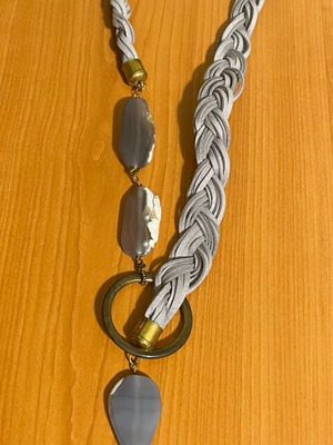 Necklace with semi-precious stones new, long
