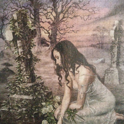 Puzzle board with gothic theme in excellent condition
