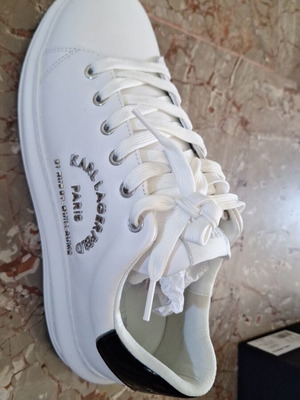 Sneakers Karl Lagerfeld καινούργια, μέγεθος 42, άσπρα αθλητικά