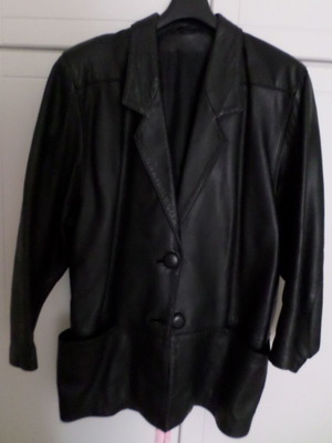Leather jacket size XL black like new