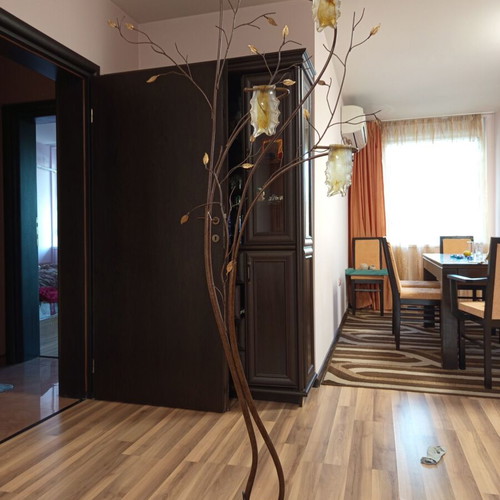 Metal floor lamp with wood design