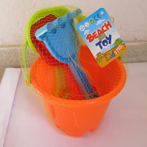 Beach Fun Toy bucket new with net