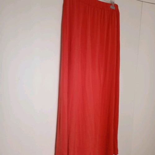 Stradivarius large maxi skirt like new