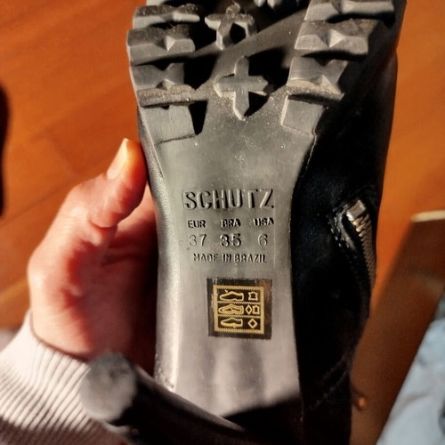 Schutz Black Leather High-Heeled Ankle Boots like new, size 37