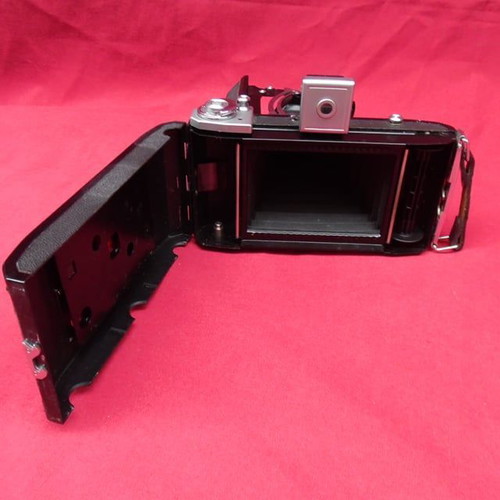 Zeiss Ikon bellows camera with Novonar Anamistigmat 4.5/110 lens