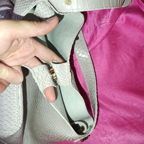 Shoulder bag croco type like new, beige
