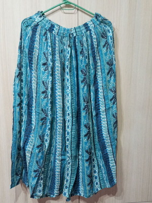 Wide skirt like new, summer style, turquoise