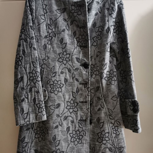 Iso Unique Edition coat like new, size L, black and grey