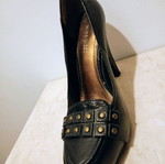 Nine West leather black pumps with gold details used