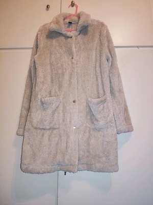 Women's cardigan used, sugar color, size S with loose fit