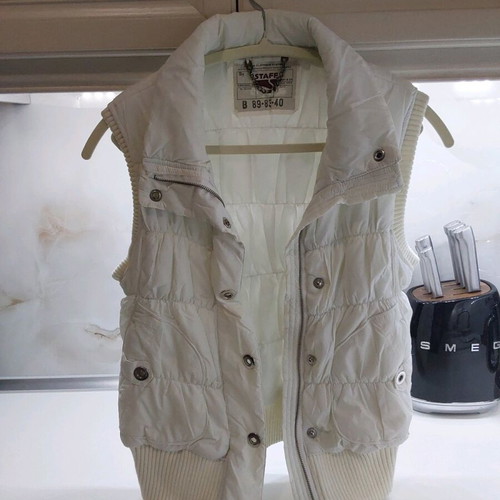 Staff sleeveless vest white like new, size S