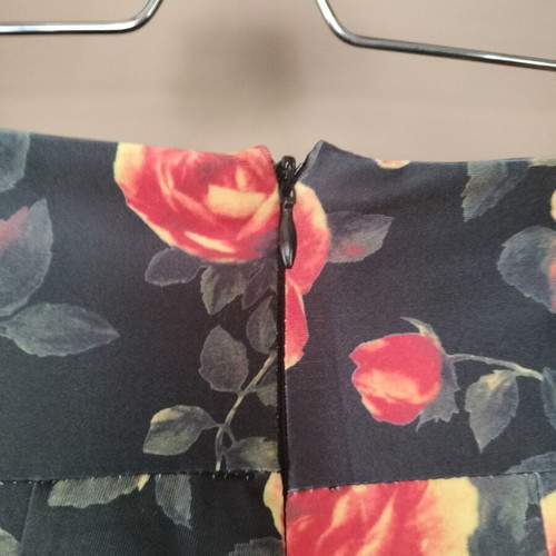 Elastic pants with back zipper, like new, size L, multicolor