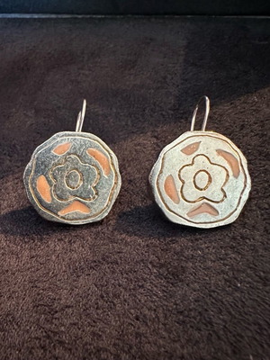 Earrings female dangling with floral design new
