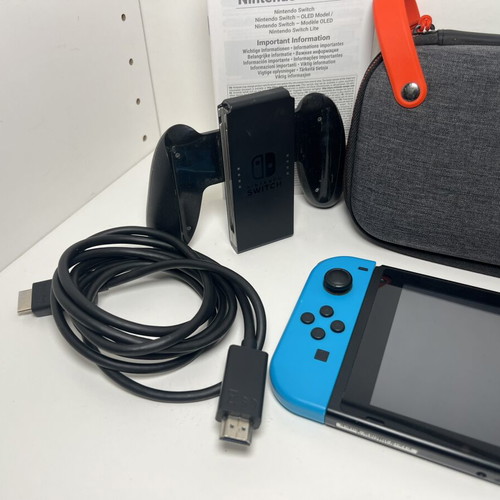 Nintendo Switch като нов с предпазен калъф за носене