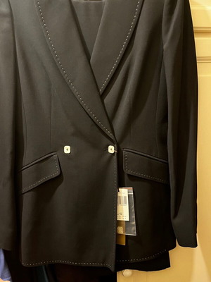 Caractère women's suit new with tags, black, size M