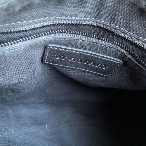 Berburry handbag like new, small size