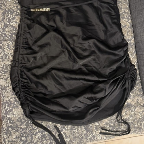 Satin skirt with side ruching like new, size L, black