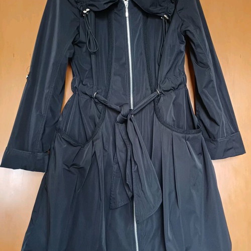 Black midi coat Viva avant-garde design with balloon, like new, size M
