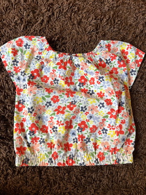 Girls' t-shirt 5-6 years like new, multicolored