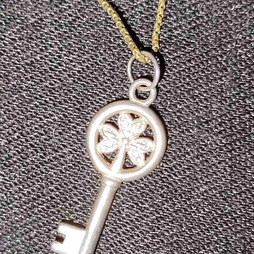 Key pendant with thin chain used