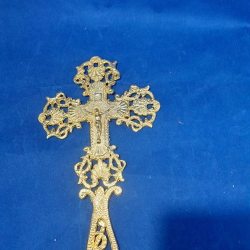 Metal blessing cross new with beautiful pattern