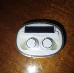 Earbuds used with functional left and problematic right Bluetooth
