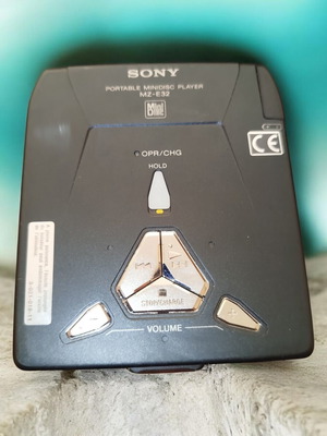 Sony MZ-E32 MiniDisc Player φορητός MD Walkman μεταχειρισμένο, ματ μαύρο