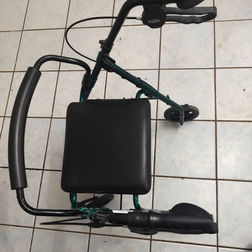 Walker with wheels Days 100 Series like new
