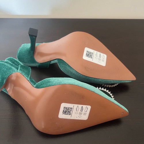 High-heeled shoes new, size 38, green with jewel