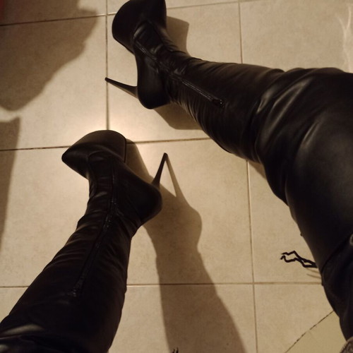 Pleaser Jubilant 3007 USA boots size 41 new with box black