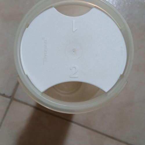 Tupperware Roï 1.1L container used, with lid without stopper