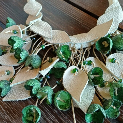 Leather necklace with leaves and cocoons new, beige and green