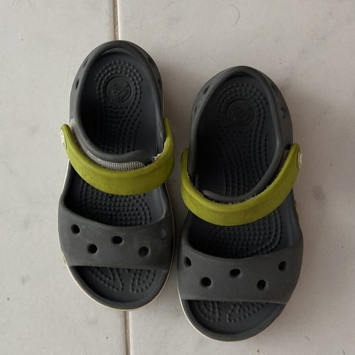 Crocs Crocband Sandal kids size 23-24 used, gray