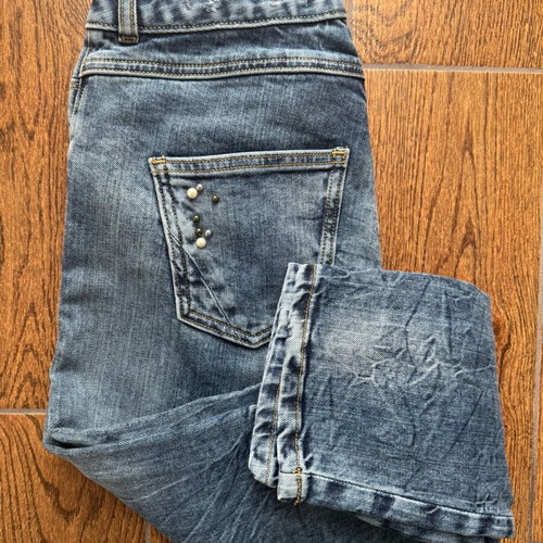 Cropped Guess jeans with decorative beads like new, size 25