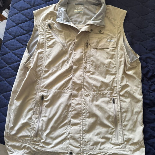 Columbia sleeveless summer jacket new, beige, XL