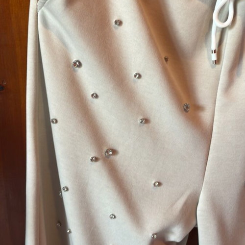 Pants used with elastic waist, one size fits many