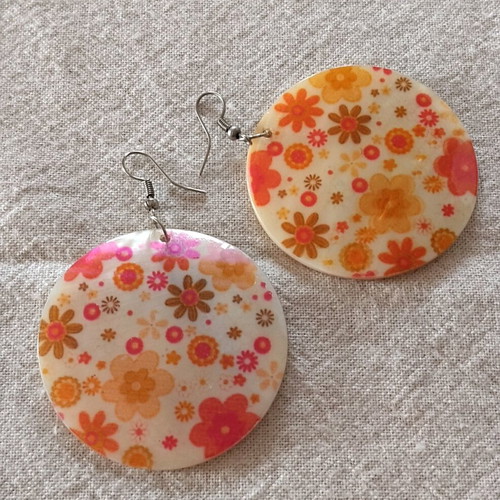 Colorful hanging earrings made of mother-of-pearl like new