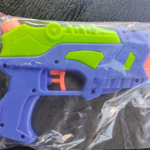 Plastic water gun Squirters type, new