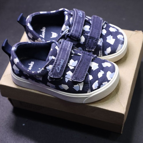 Clarks City Bright T toddler shoes size 22 like new with box