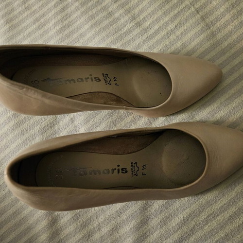 Tamaris pumps like new, size 36, beige