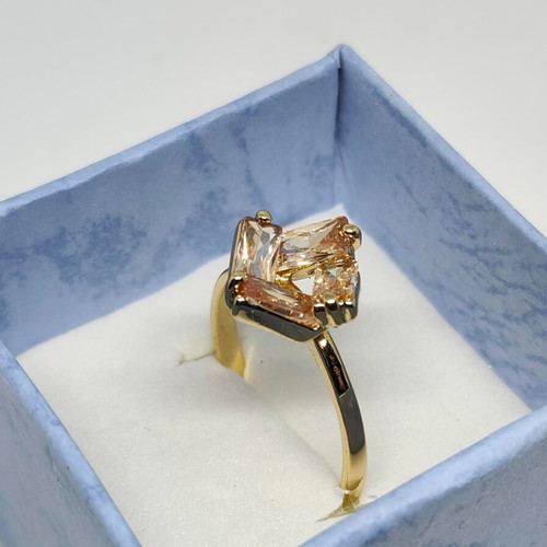 Gold ring with geometric champagne crystals like new