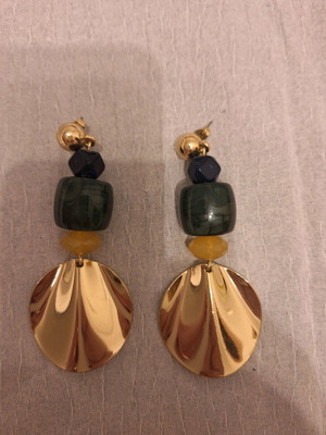 Long earrings like new with 3 beads