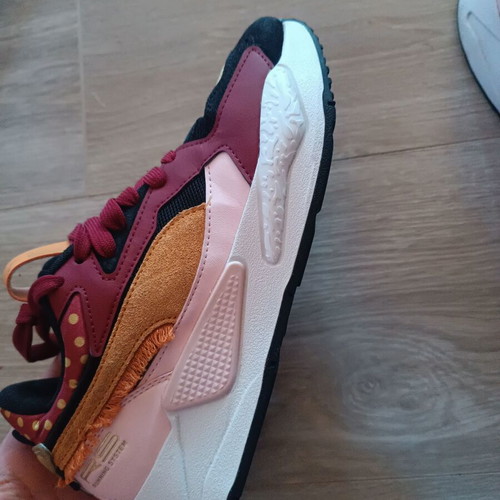 Puma athletic shoes like new, size 39, white and red
