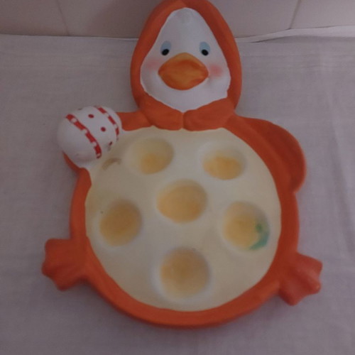 Easter ceramic egg holder 6 slots used