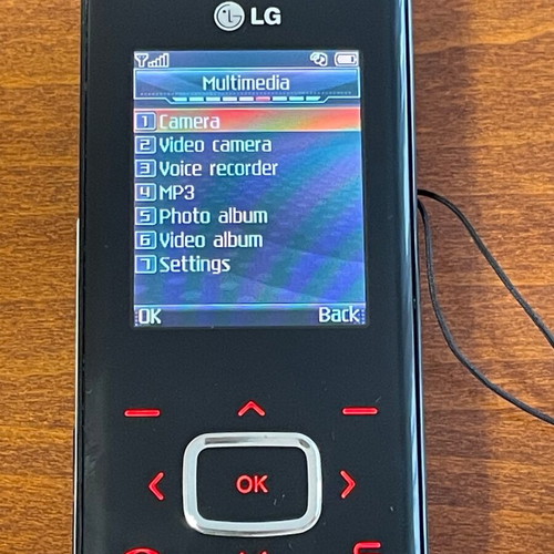 LG KG800 phone used, touch buttons, missing battery clip