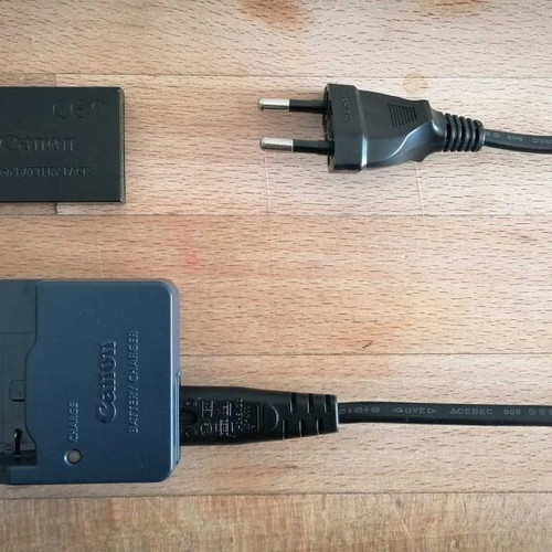 Canon Charger CB-2LUe and Battery NB-3L like new